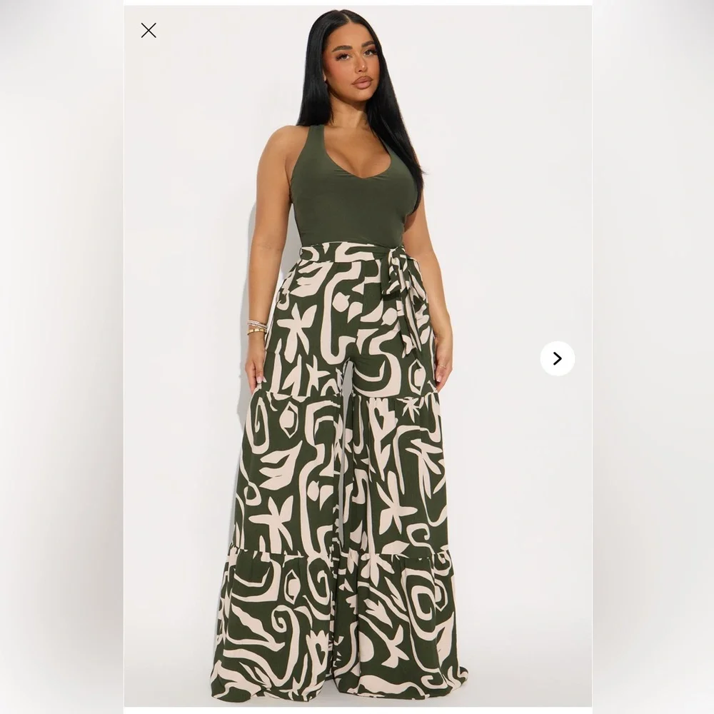 Stylish Green and Cream Women's Wide-Leg Pants - Picture 2 of 3